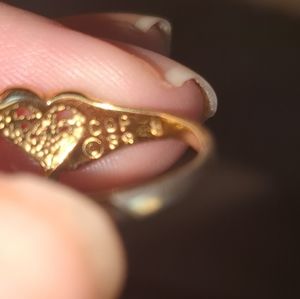 Vintage gold heart ring